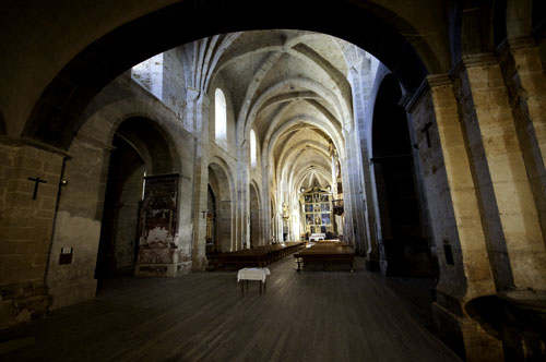 Vista de la iglesia de Fitero desde la entrada